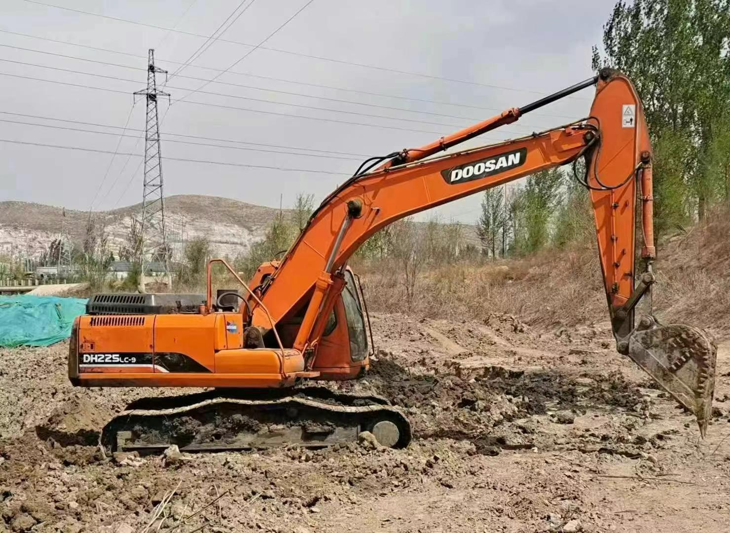 Buy Doosan S225 Used Excavator / 4 Used Doosan S225 Excavator 2011 Model / 4