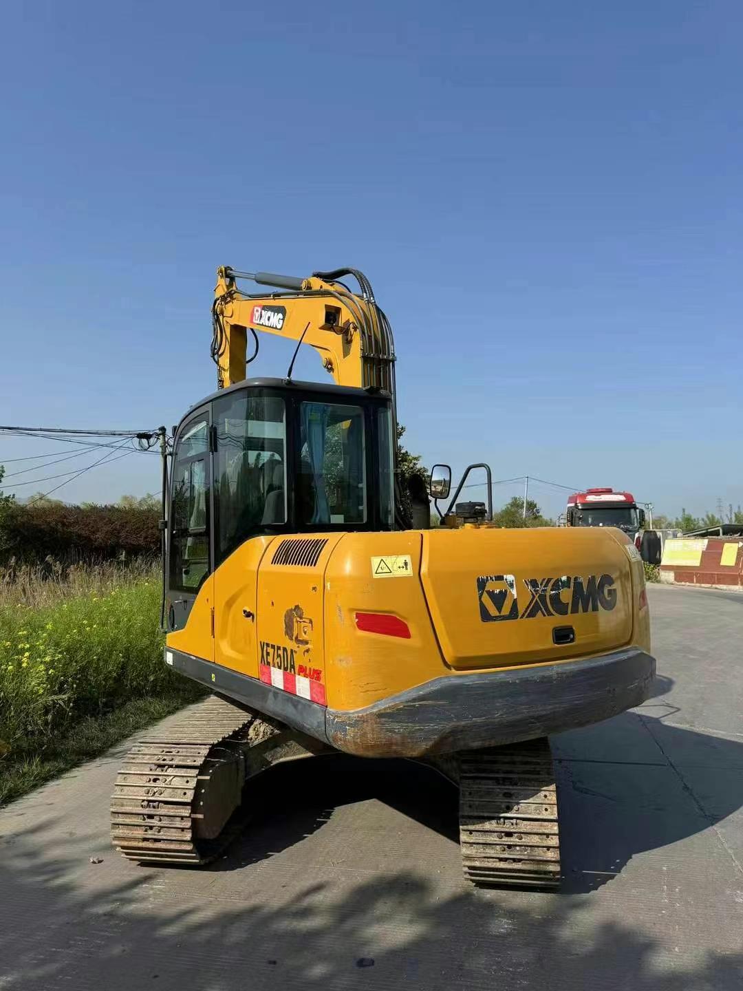 Buy XCMG XE75WD Used Excavator / 2 Used XCMG XE75WD Excavator 2021 Model / 2