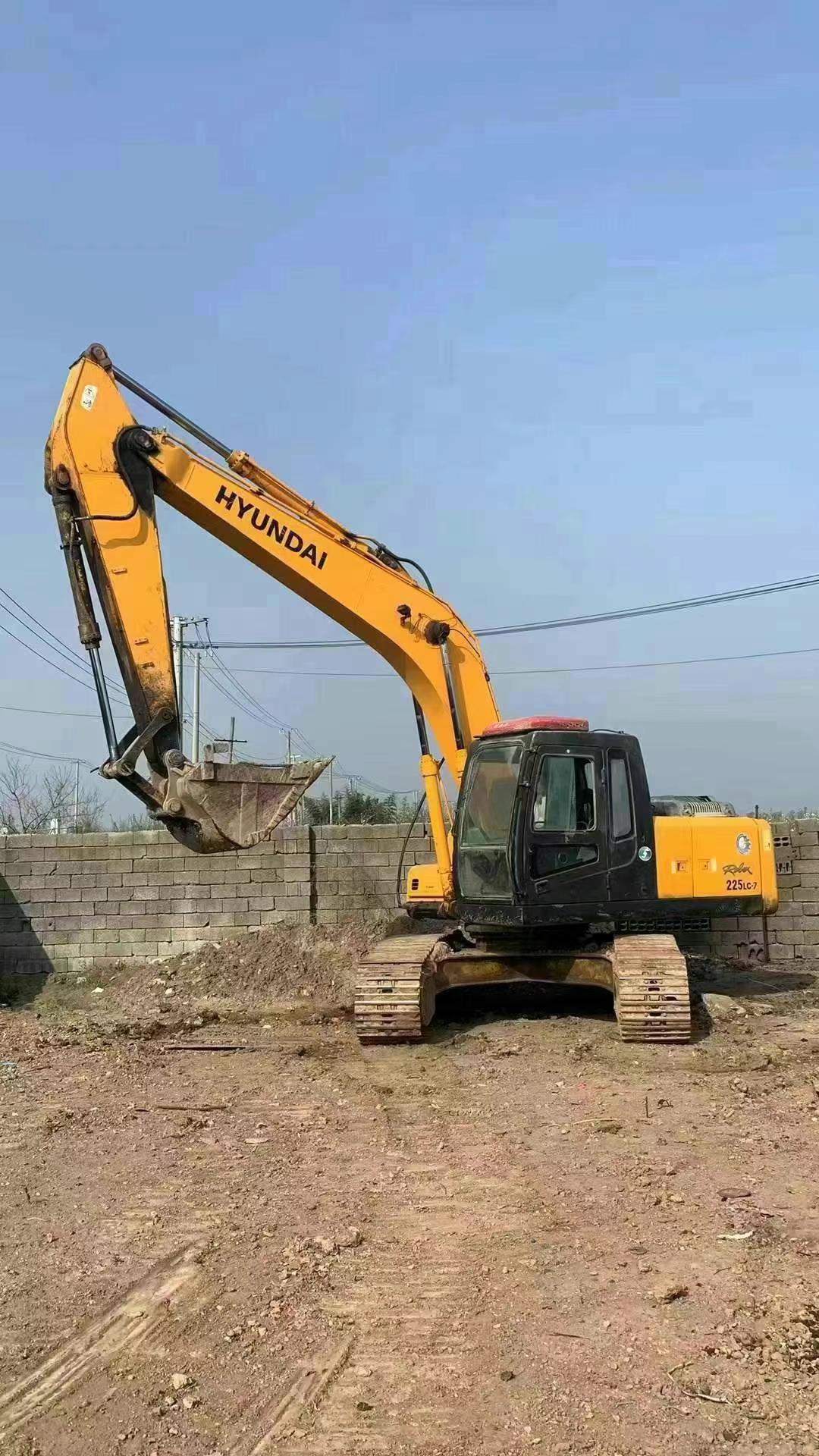 Buy Hyundai R225-7 Used Excavator / 6 Used Hyundai R225-7 Excavator 2012 Model / 6