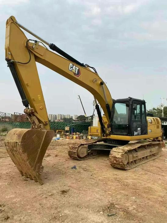 Buy Caterpillar 323 Used Excavator / 1