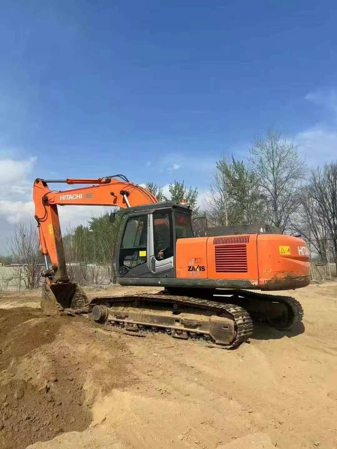 Buy Hitachi ZW250 Used Excavator / 1