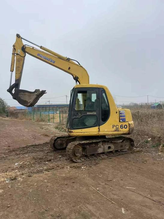Buy Komatsu PC60-7 Used Excavator / 1