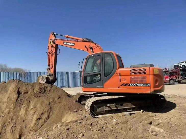 Buy Doosan DX150LC Used Excavator / 1