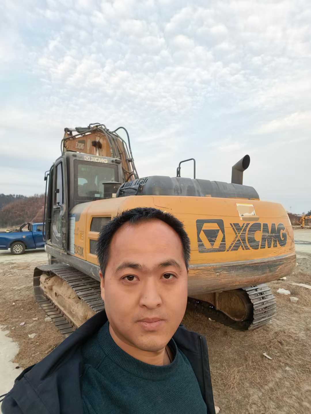 Buy XCMG XE215 Used Excavator / 1