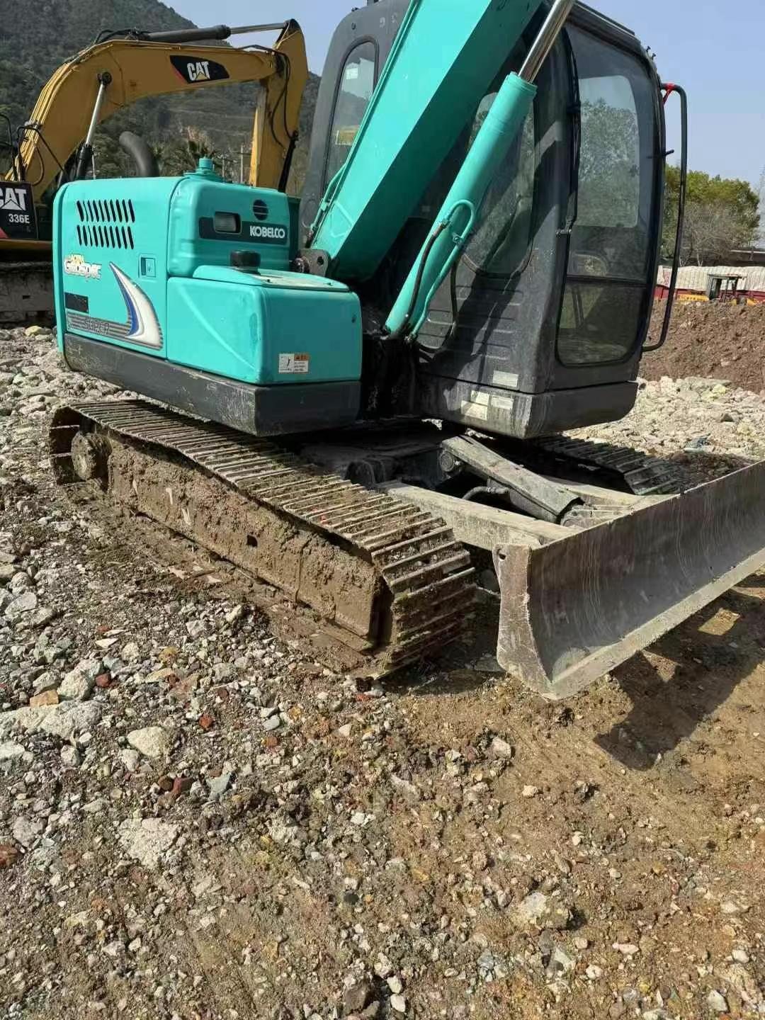 Buy Kobelco SK75 Used Excavator / 1