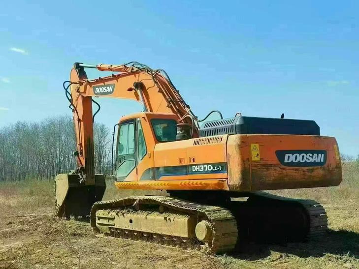 Buy Doosan DH70 Used Excavator / 1