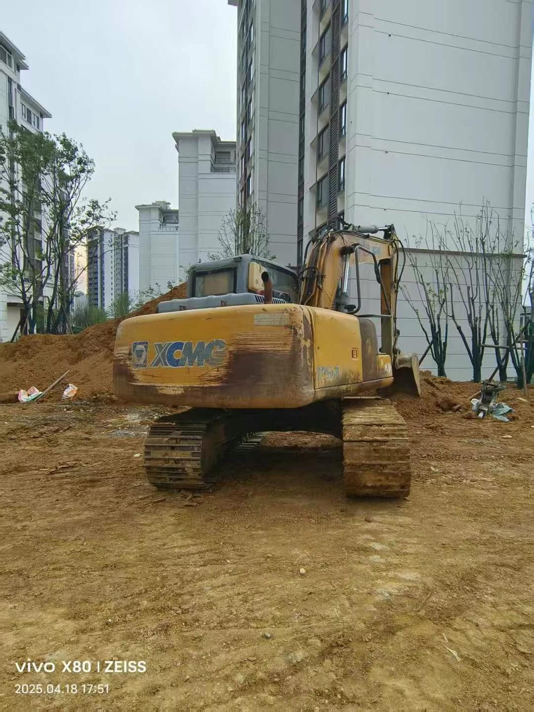 Buy XCMG XE150 Used Excavator / 1