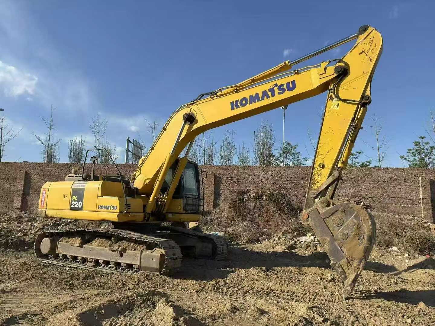 Buy Komatsu PC220 Used Excavator / 9 Used Komatsu PC220 Excavator 2017 Model / 9