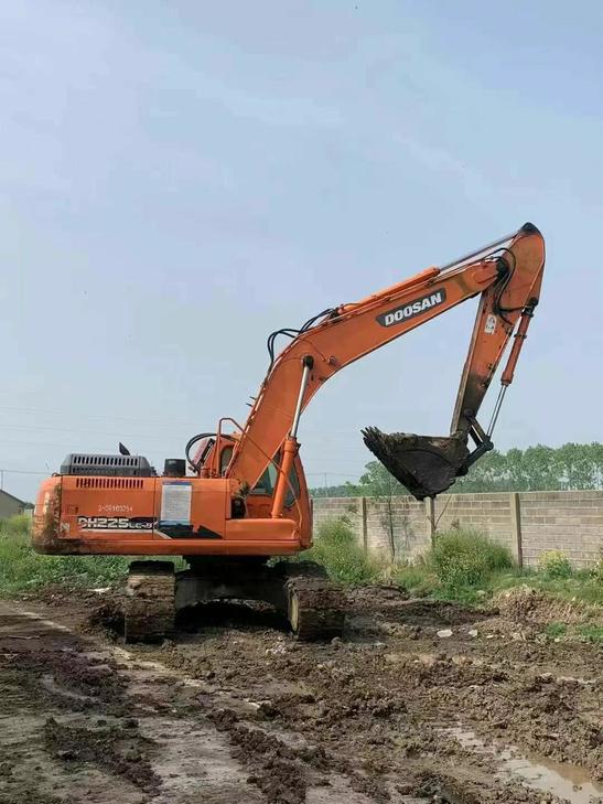 Buy Doosan DX15 Used Excavator / 1