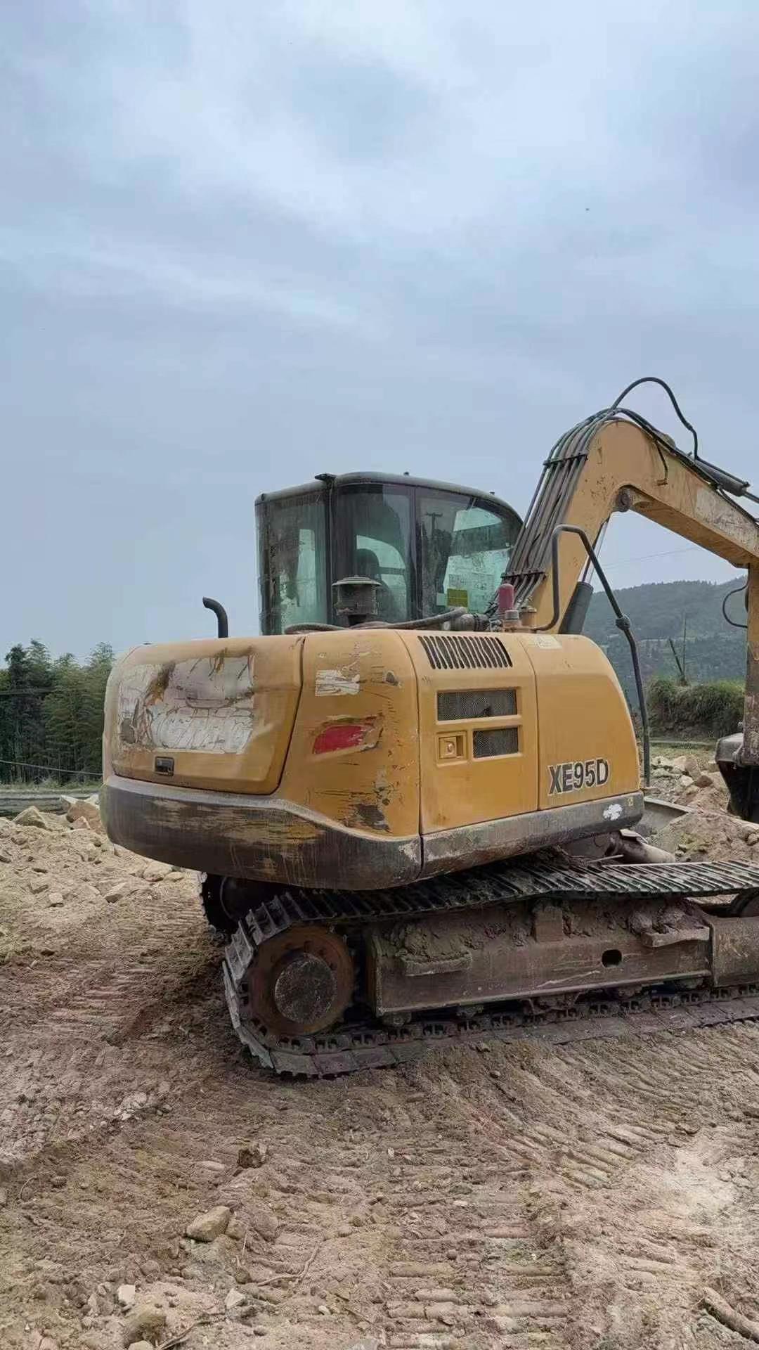 Buy XCMG XE75WD Used Excavator / 1