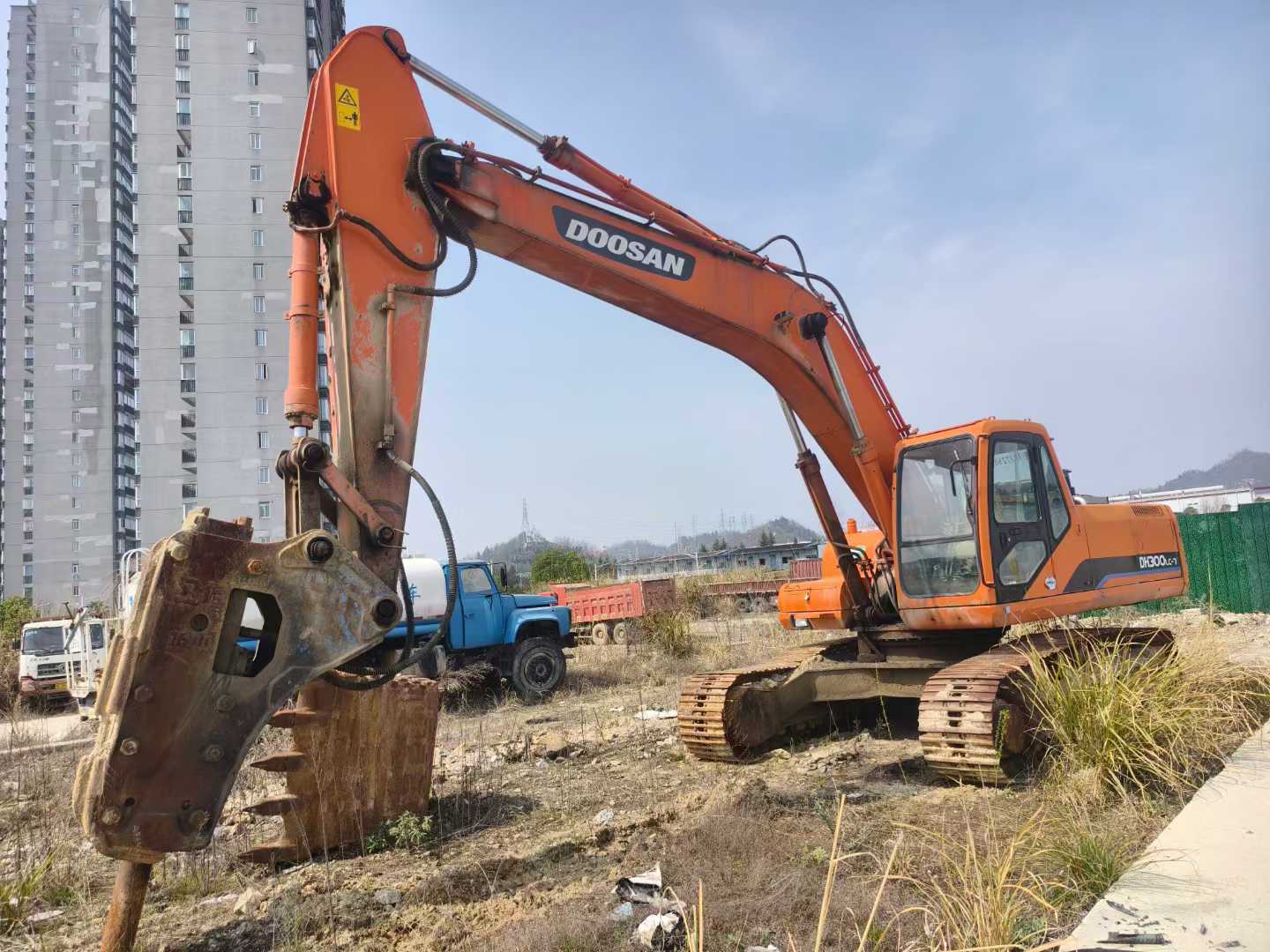 Buy Doosan DL300 Used Excavator / 6 Used Doosan DL300 Excavator 2016 Model / 6