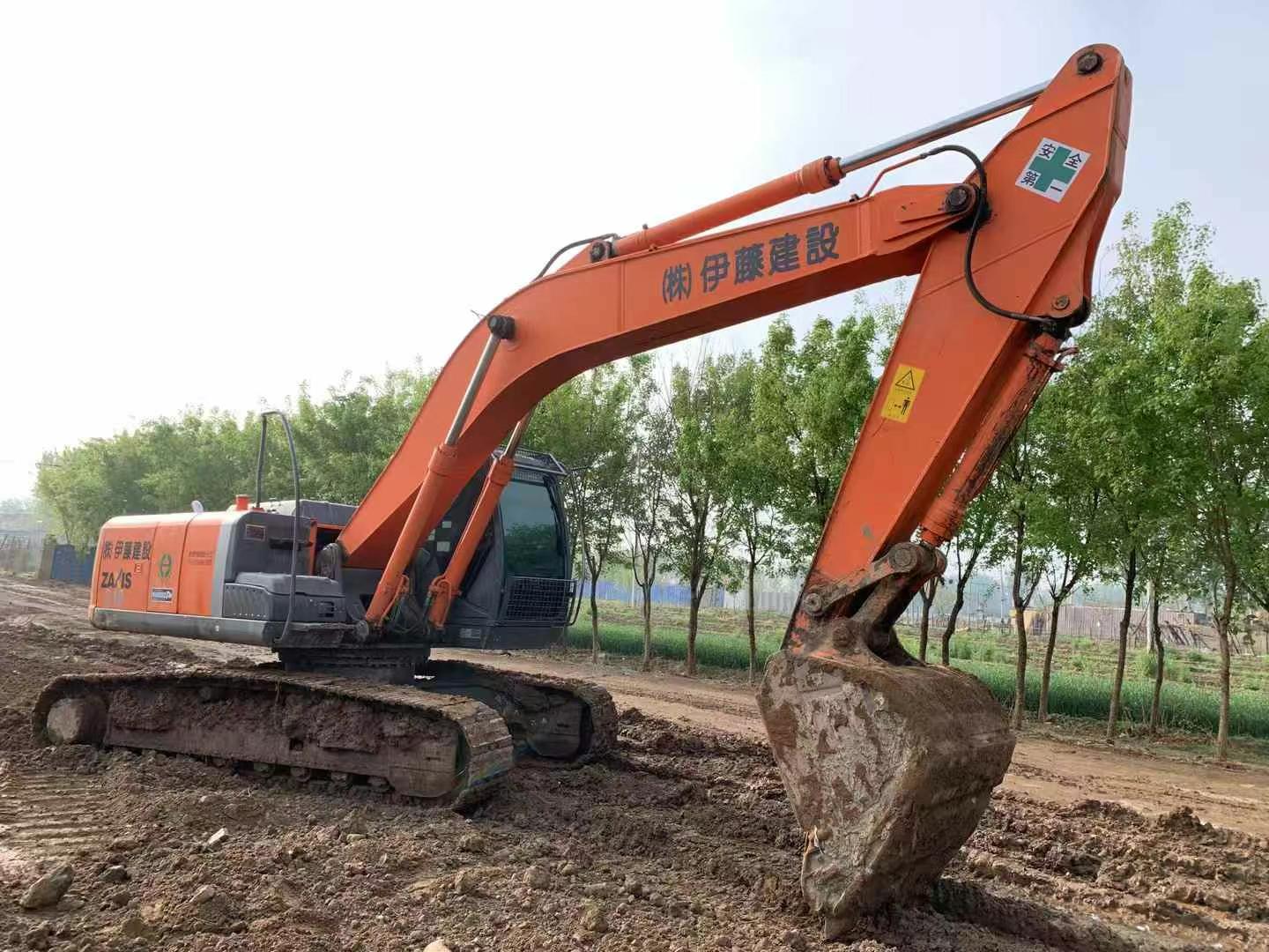 Buy Hitachi ZX240 Used Excavator / 3 Used Hitachi ZX240 Excavator 2016 Model / 3