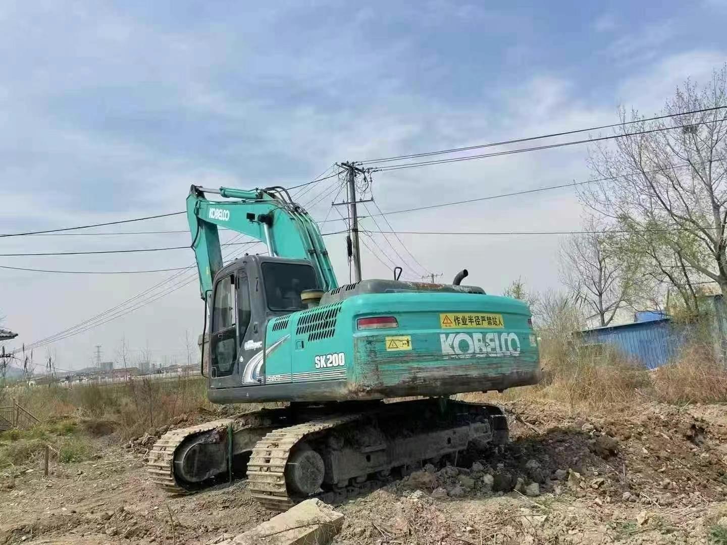 Buy Kobelco SK200 Used Excavator / 1