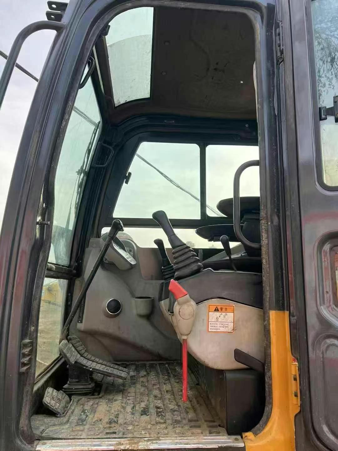 Buy XCMG XE60 Used Excavator / 8 Used XCMG XE60 Excavator 2016 Model / 8