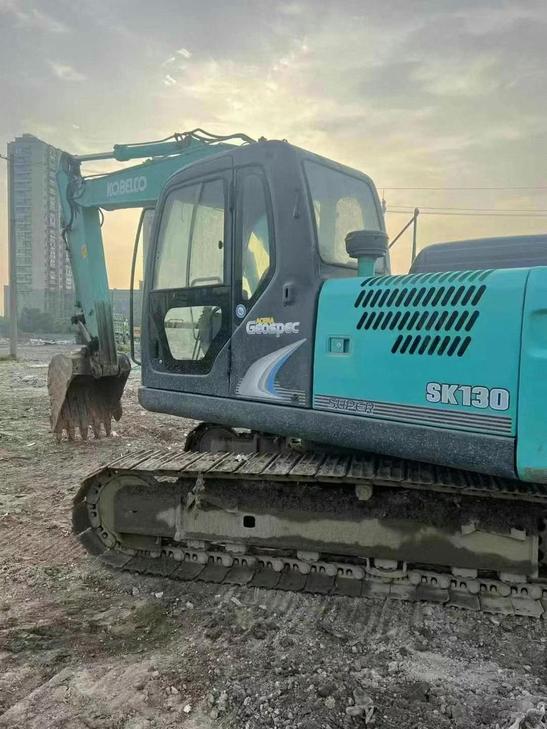 Buy Kobelco SK130 Used Excavator / 1