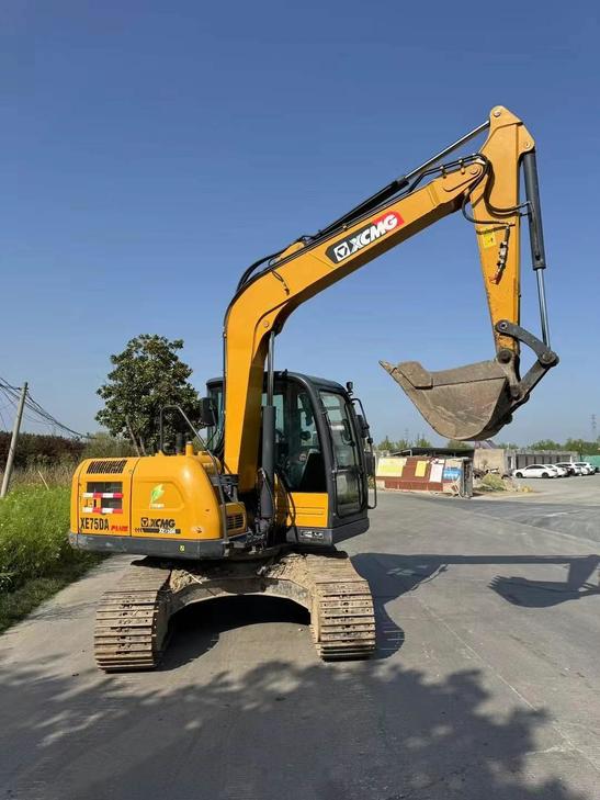 Buy XCMG XE75WD Used Excavator / 1