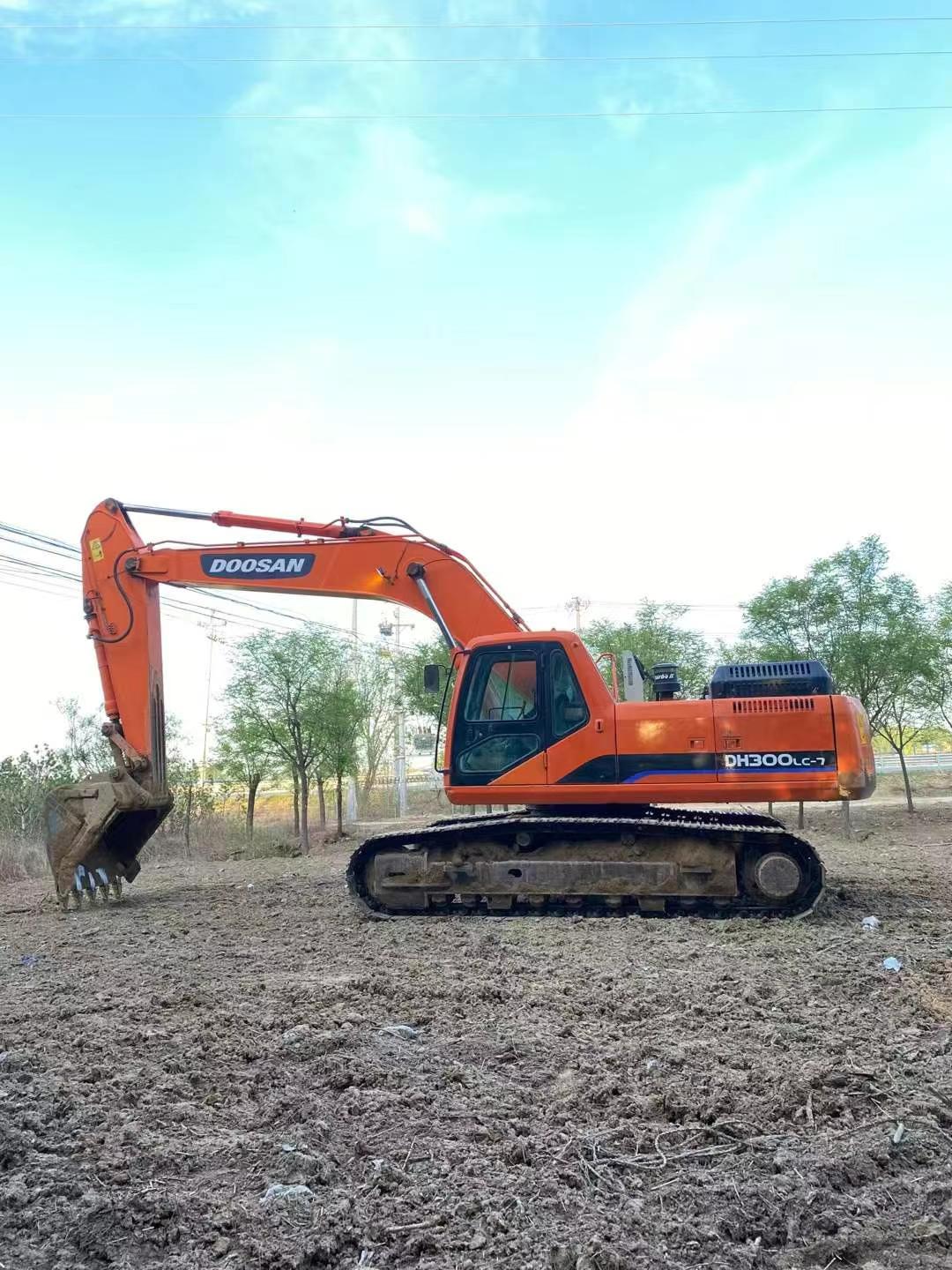 Buy Doosan DH300 Used Excavator / 9 Used Doosan DH300 Excavator 2016 Model / 9