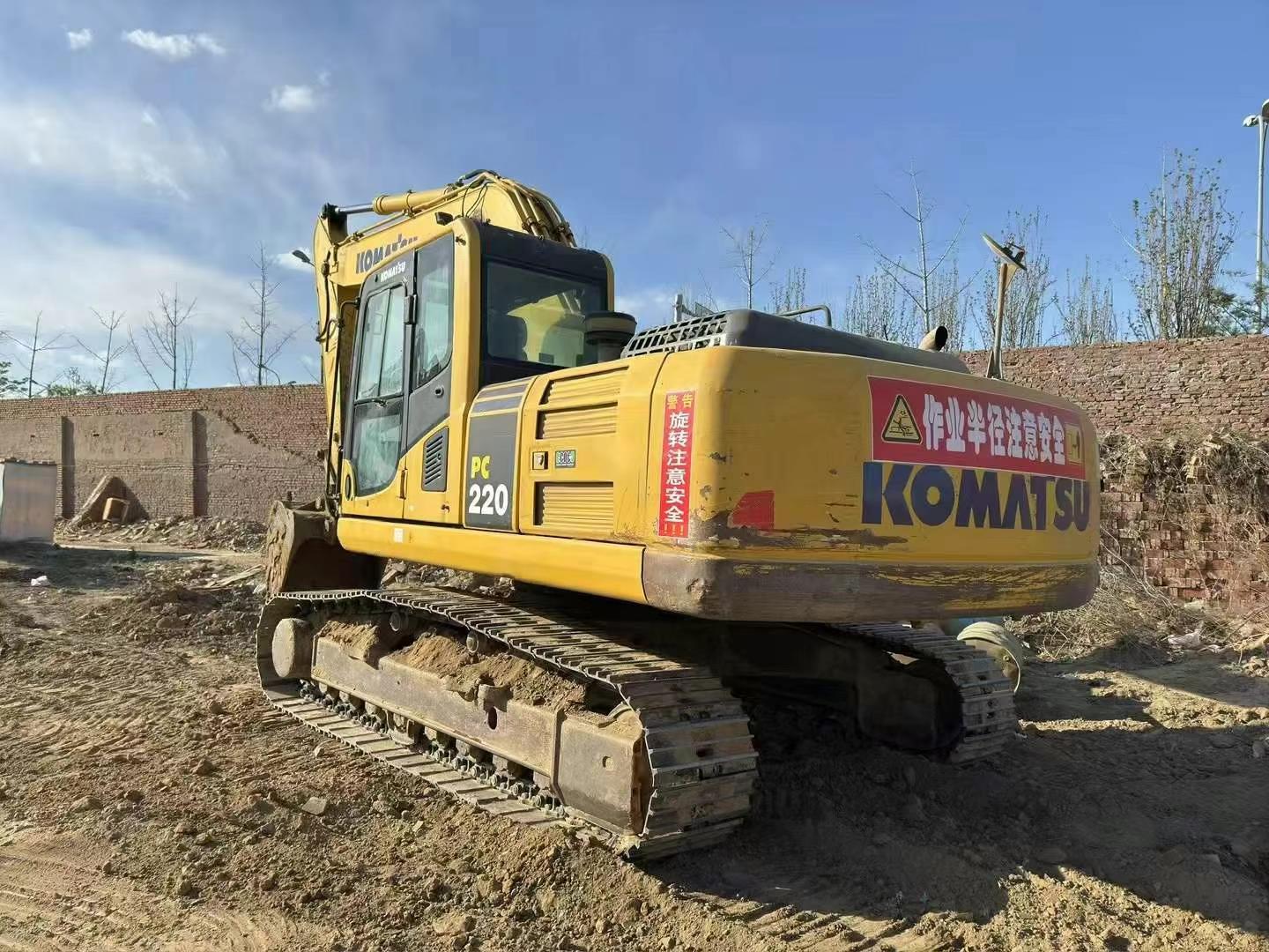 Buy Komatsu PC220 Used Excavator / 3 Used Komatsu PC220 Excavator 2017 Model / 3