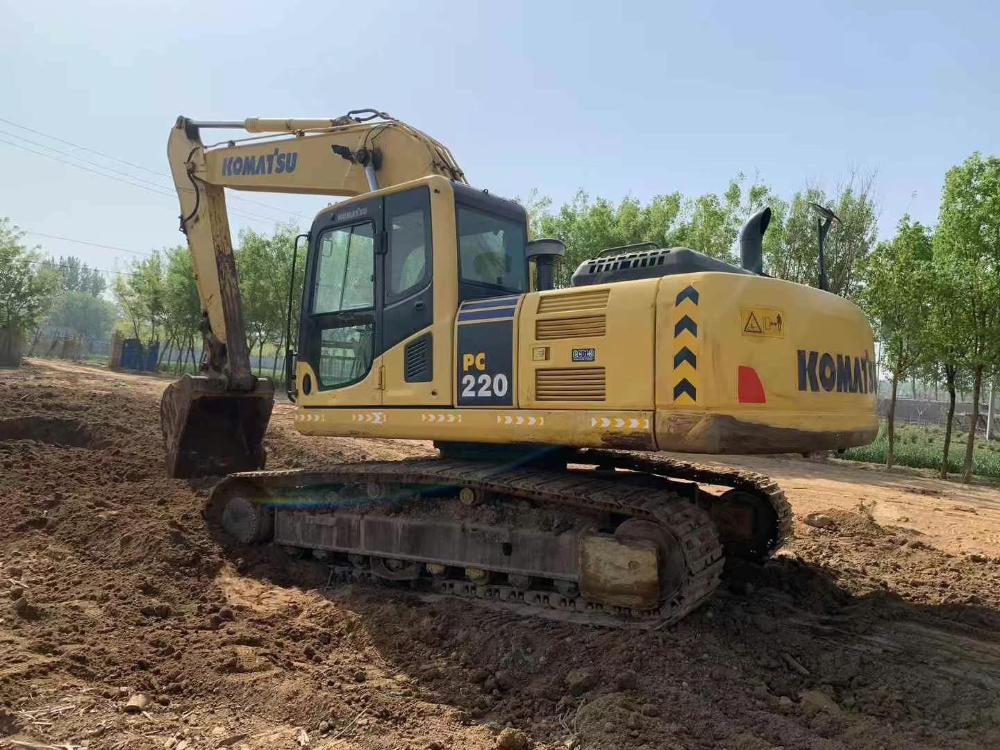 Buy Komatsu PC220 Used Excavator / 4 Used Komatsu PC220 Excavator 2016 Model / 4
