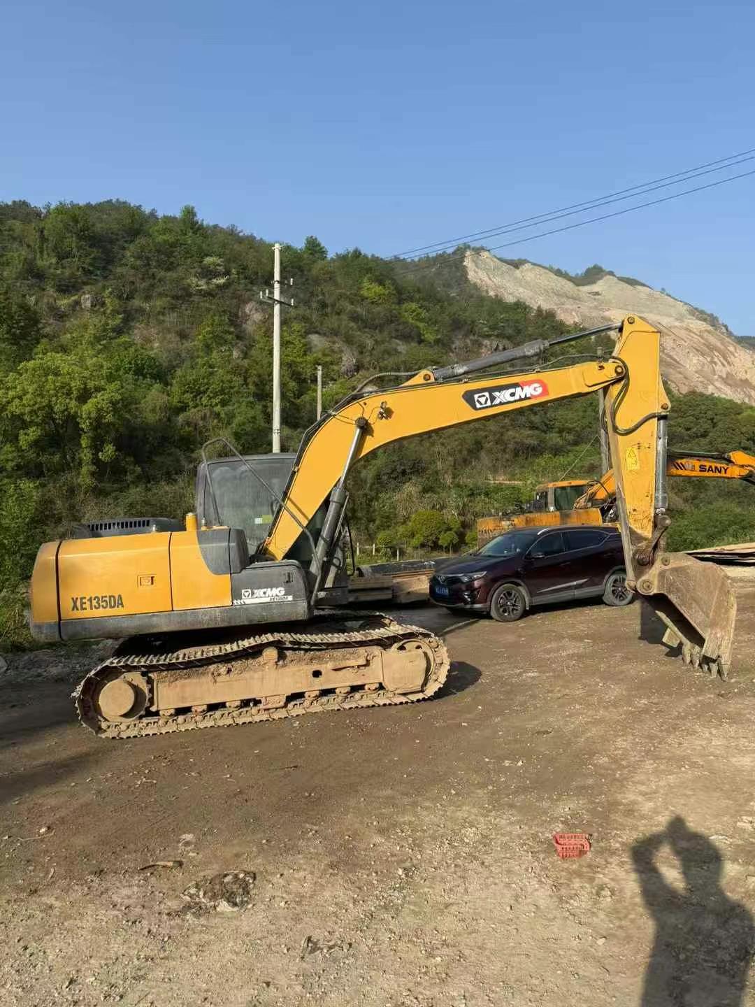 Buy XCMG XE135GA Used Excavator / 1