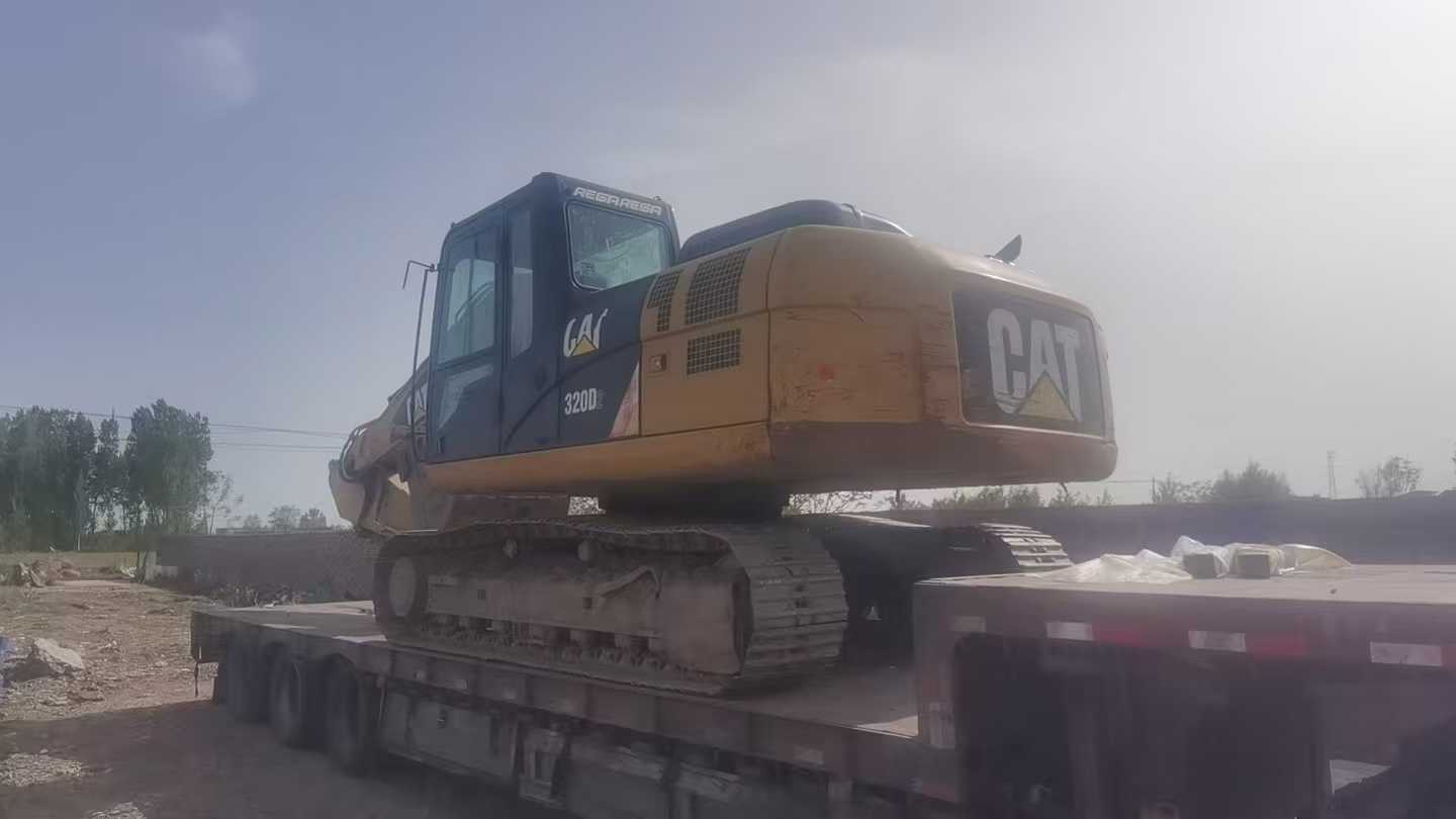 Buy Caterpillar 320D Used Excavator / 1