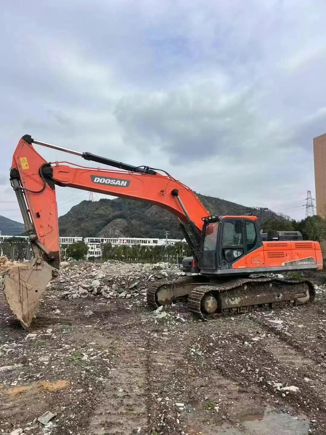 Buy Doosan DX80 Used Excavator / 1