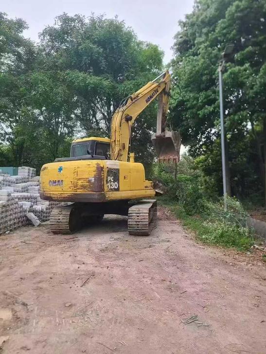 Buy Komatsu PC130 Used Excavator / 1