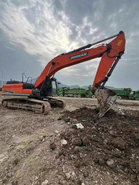 Buy Doosan DX80 Used Excavator / 1