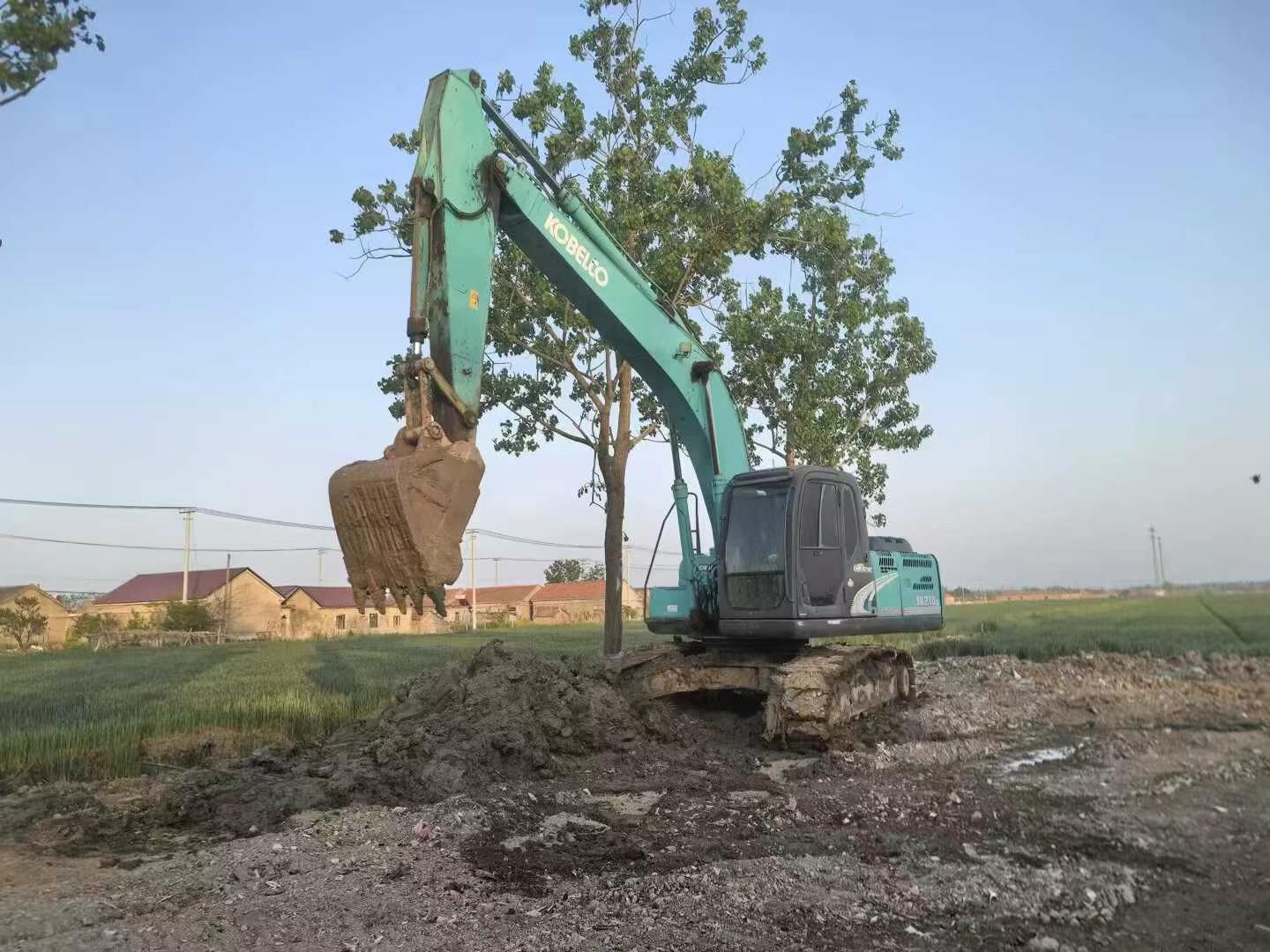 Buy Kobelco SK210 Used Excavator / 1