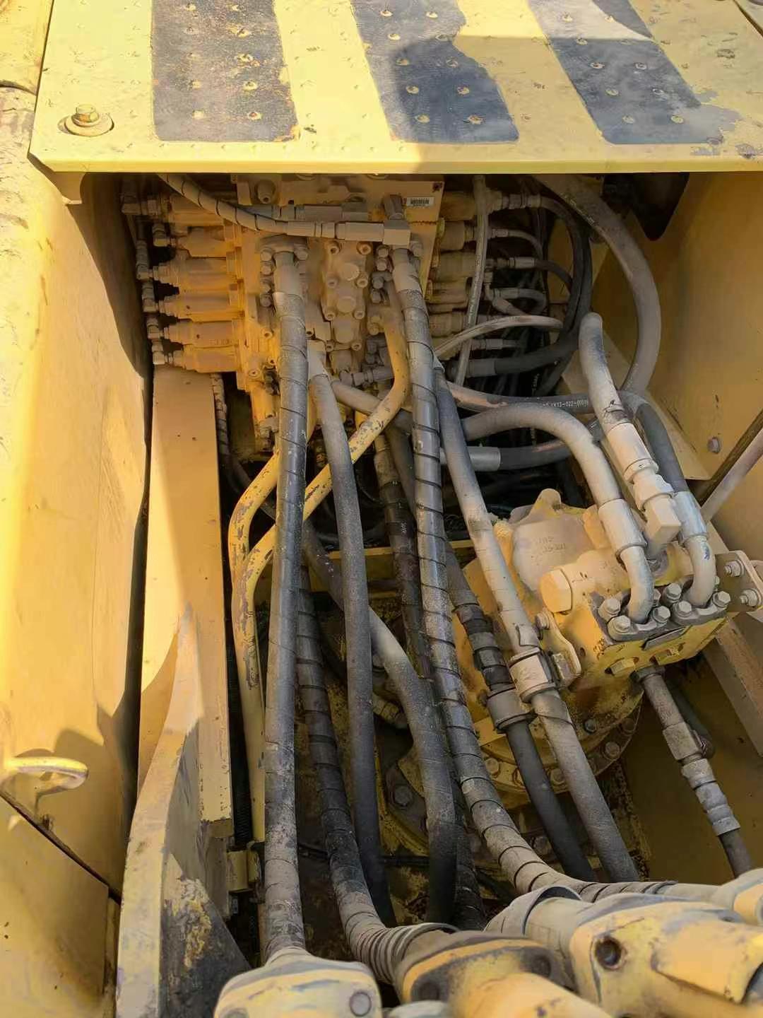 Buy Komatsu PC220 Used Excavator / 8 Used Komatsu PC220 Excavator 2016 Model / 8