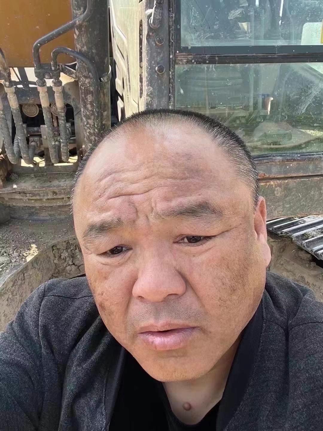 Buy XCMG LW200 Used Excavator / 1