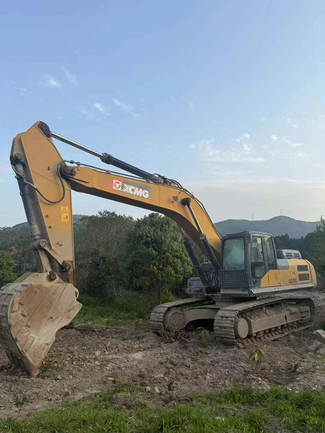 Buy XCMG XE370 Used Excavator / 1