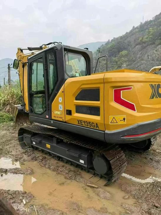 Buy XCMG XE135GA Used Excavator / 1
