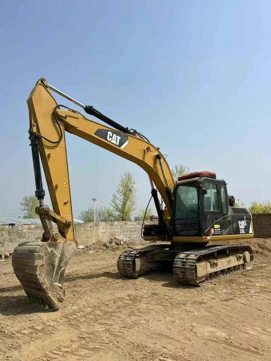 Buy Caterpillar CT18 Used Excavator / 1