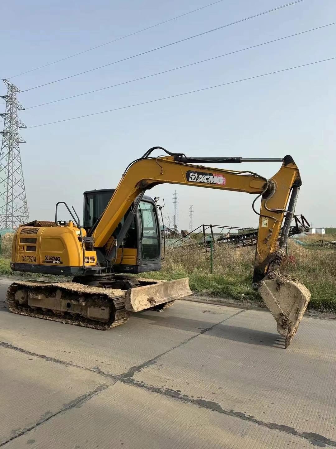 Buy XCMG XE75WD Used Excavator / 1