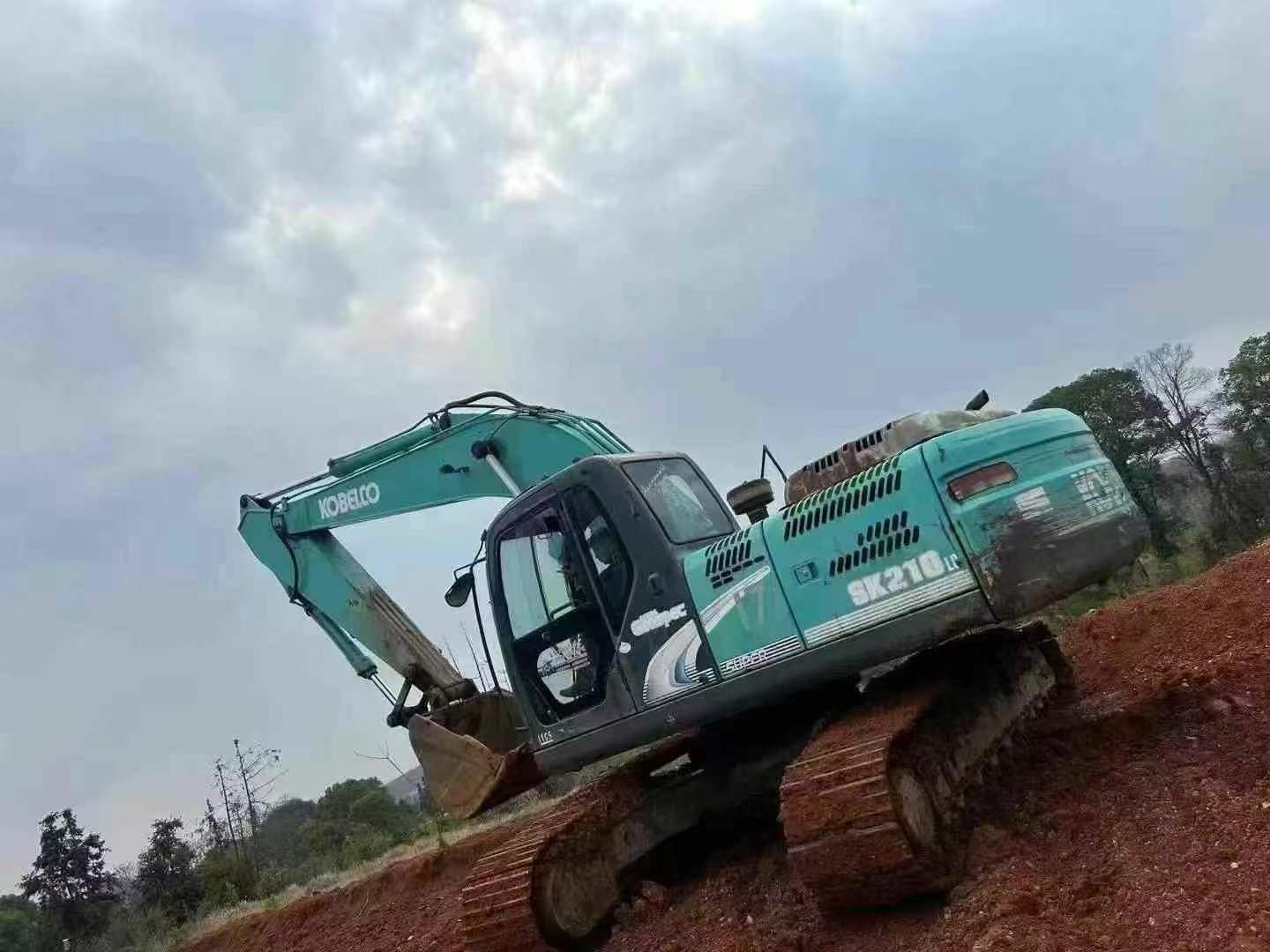 Buy Kobelco SK210 Used Excavator / 1