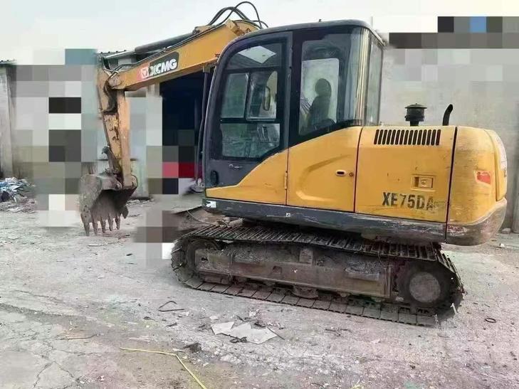 Buy XCMG XE75WD Used Excavator / 1