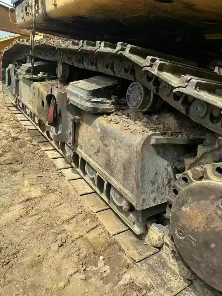 Buy Caterpillar 374F Used Excavator / 1