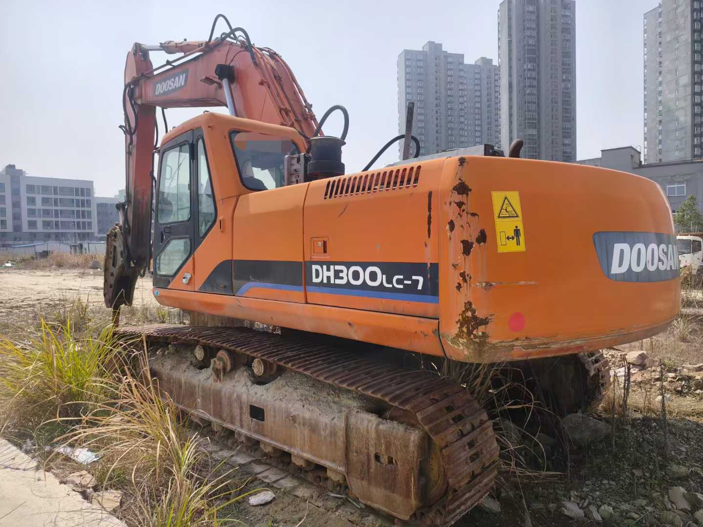 Buy Doosan DL300 Used Excavator / 9 Used Doosan DL300 Excavator 2016 Model / 9