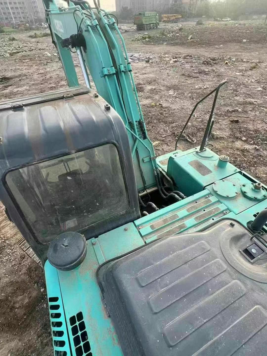 Buy Kobelco SK130 Used Excavator / 1