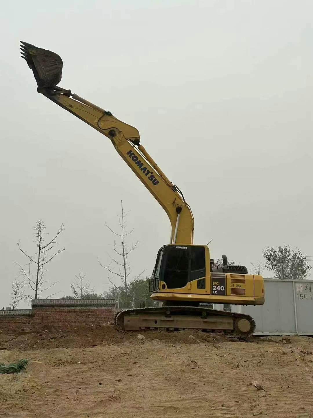 Buy Komatsu PC240-11M0 Used Excavator / 1