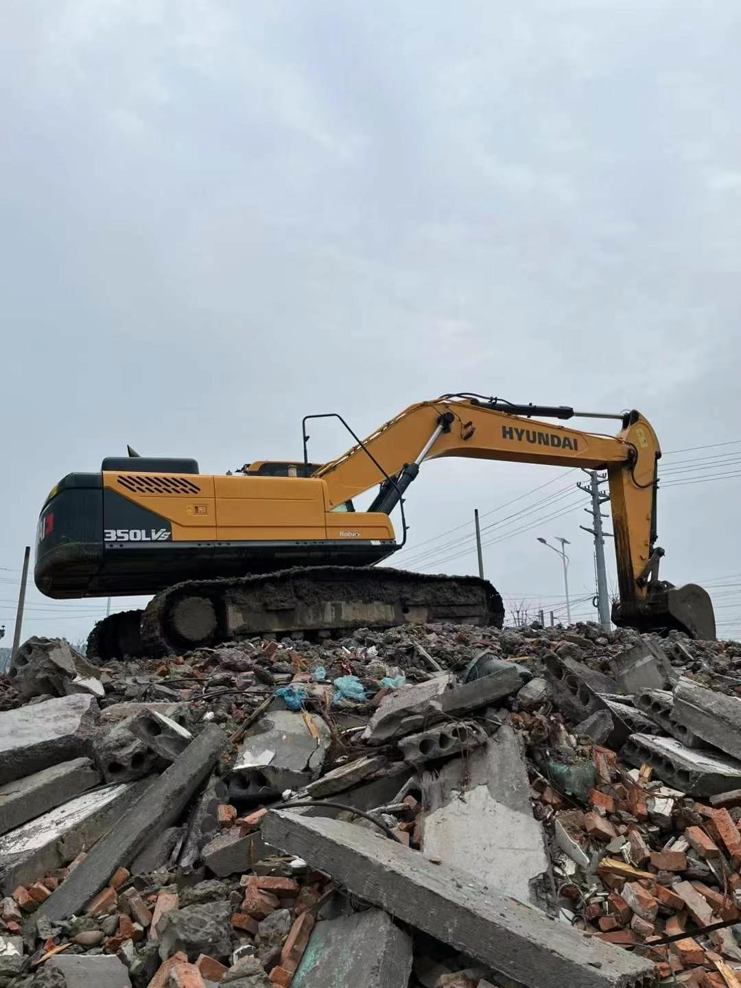 Buy Hyundai 350LC-9V Used Excavator / 2 Used Hyundai 350LC-9V Excavator 2020 Model / 2