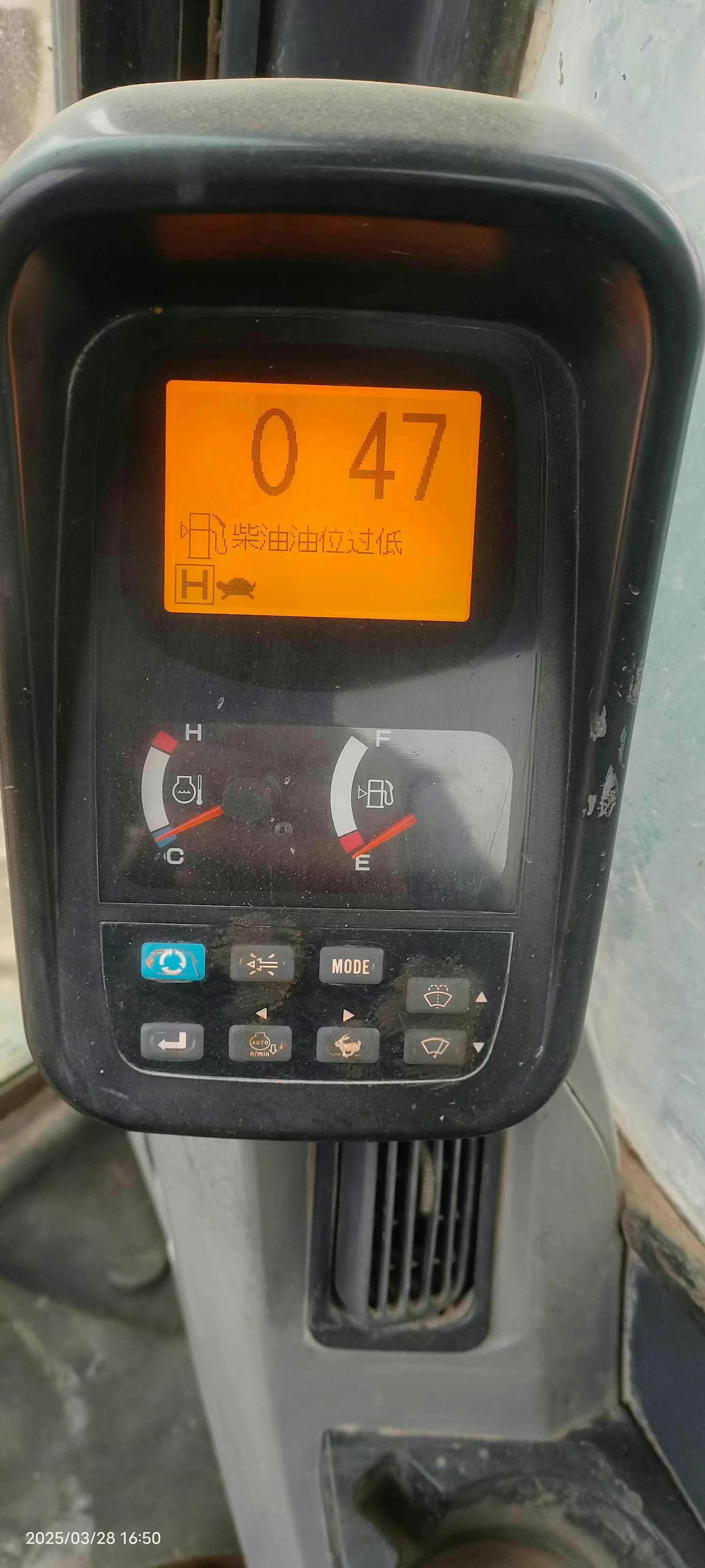 Buy Kobelco SK210 Used Excavator / 9 Used Kobelco SK210 Excavator 2013 Model / 9