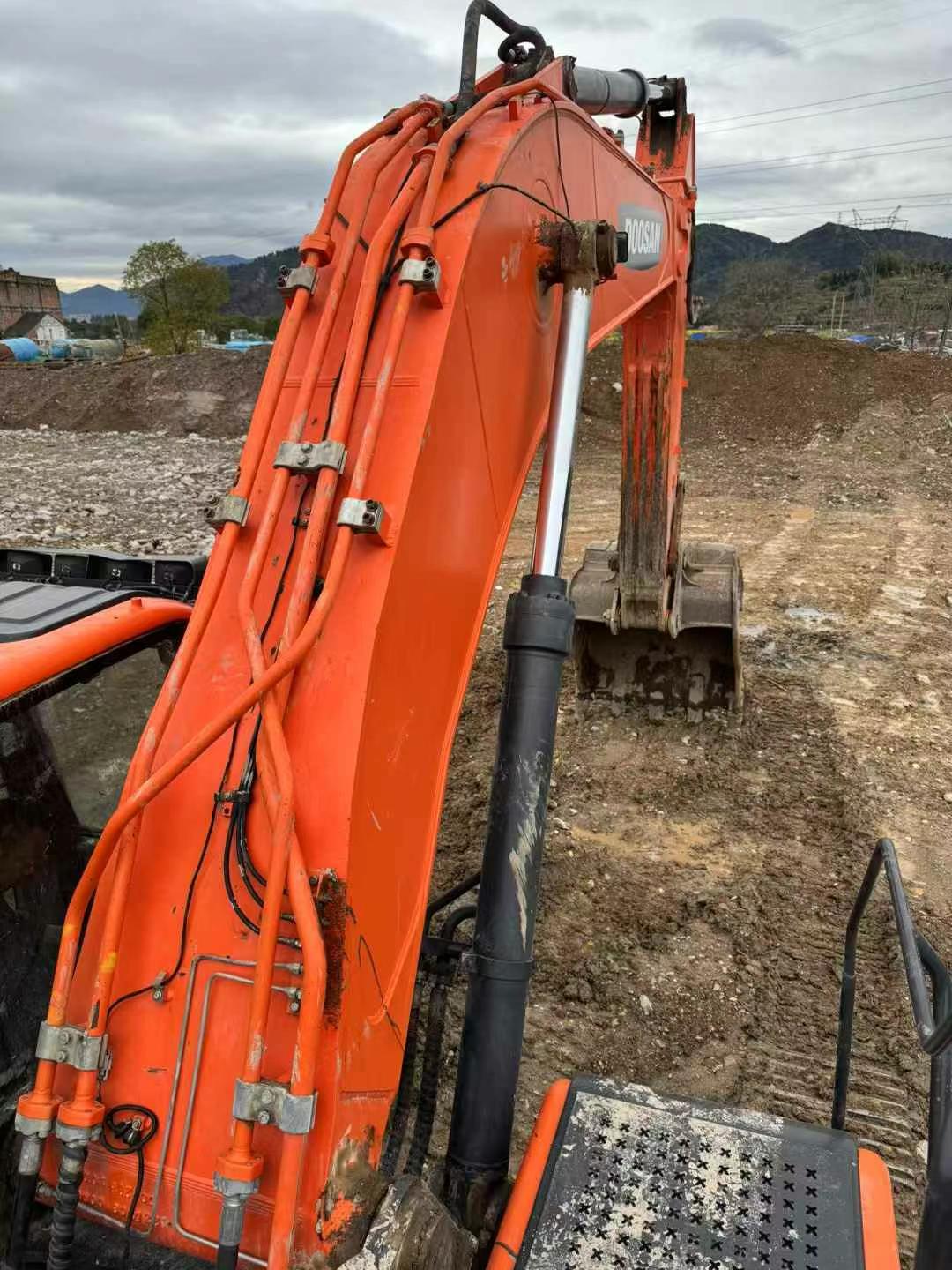 Buy Doosan DX80 Used Excavator / 7 Used Doosan DX80 Excavator 2020 Model / 7