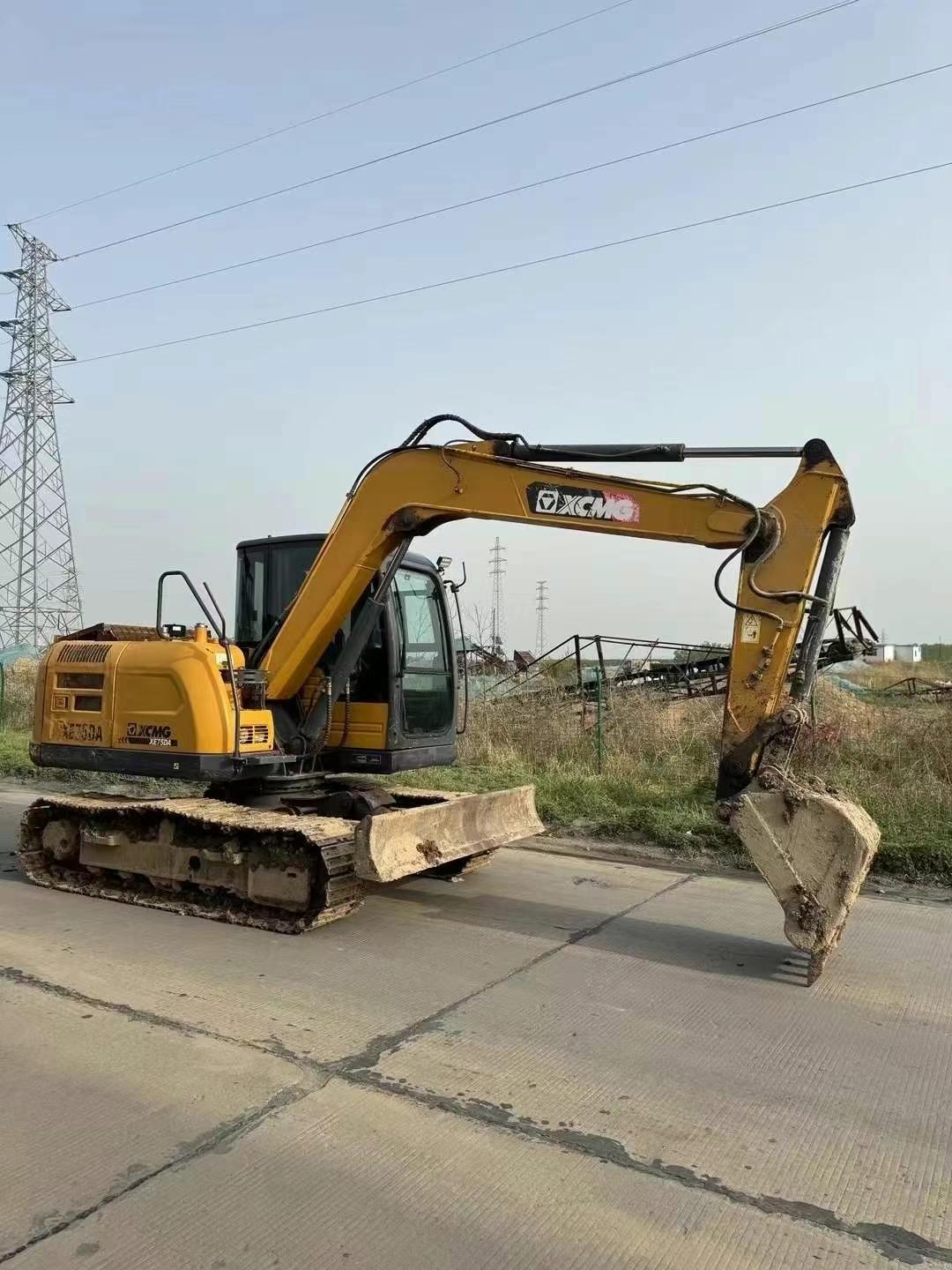 Buy XCMG XE75WD Used Excavator / 1