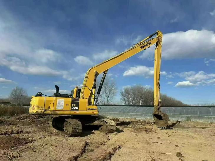 Buy Komatsu PC220 Used Excavator / 1