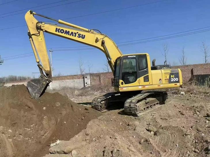 Buy Komatsu PC200 Used Excavator / 1