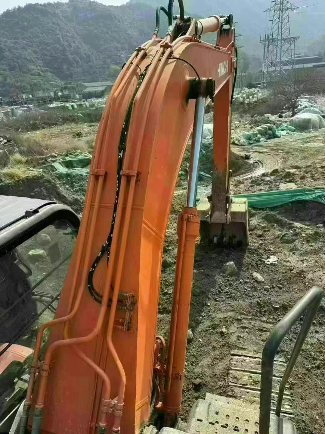 Buy Hitachi ZAXIS200 Used Excavator / 8 Used Hitachi ZAXIS200 Excavator 2016 Model / 8