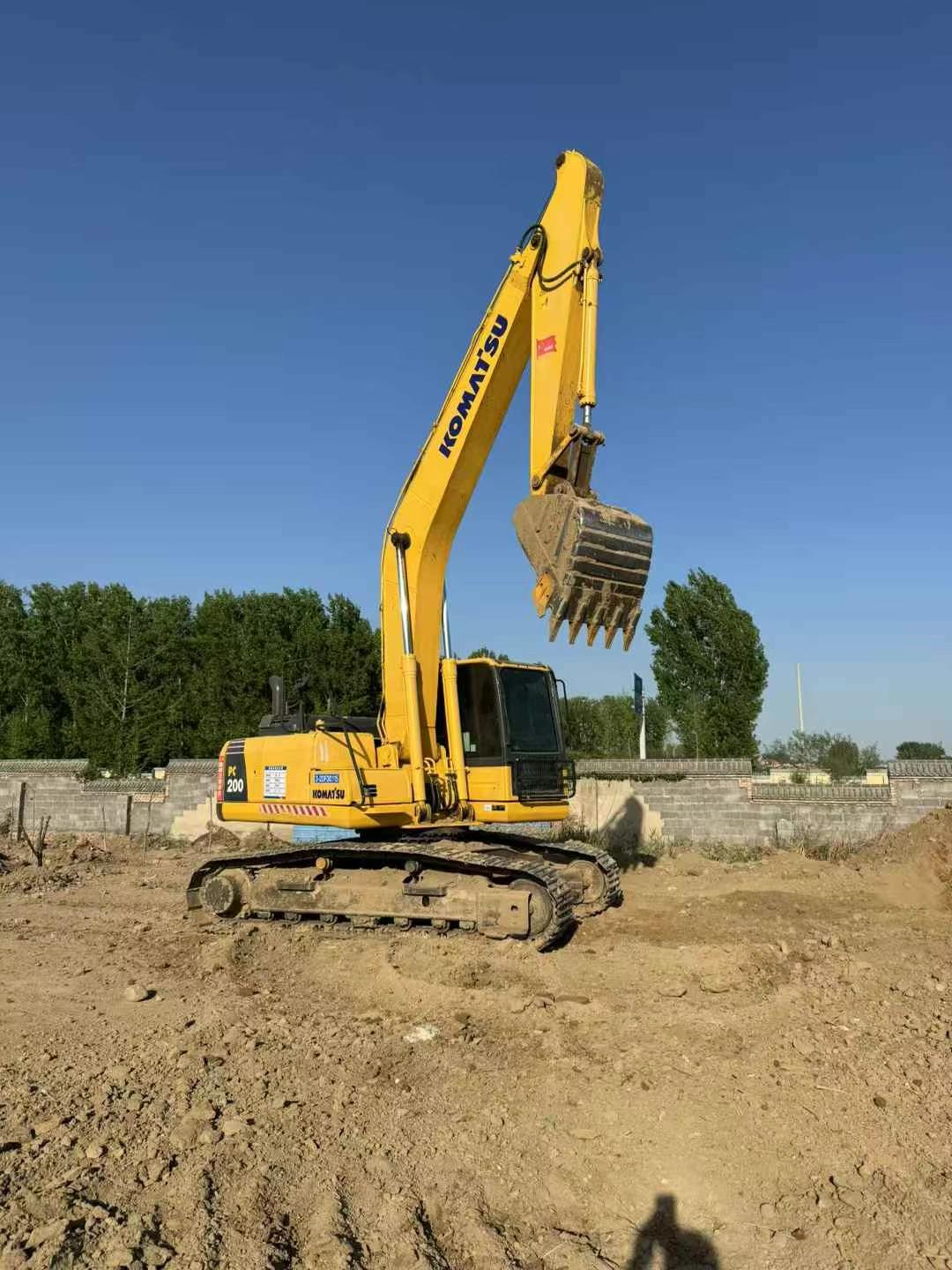 Buy Komatsu PC200 Used Excavator / 2 Used Komatsu PC200 Excavator 2016 Model / 2