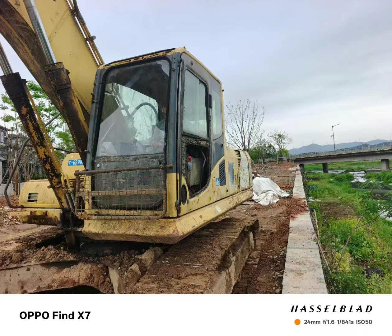 Buy Komatsu PC240LC-8 Used Excavator / 8 Used Komatsu PC240LC-8 Excavator 2016 Model / 8